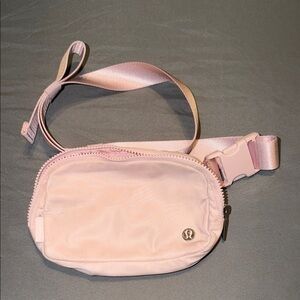 Lululemon Everywhere Belt Bag with Long Strap 1L